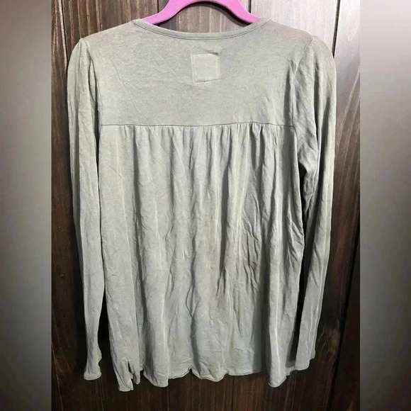 Chaser Mint Long Sleeve 1/2 Button Down Blouse Size M - Picture 2 of 4